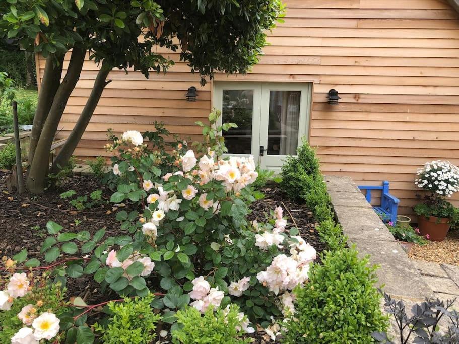 Stylish Cottage In The Pewsey Vale Marlborough Kültér fotó